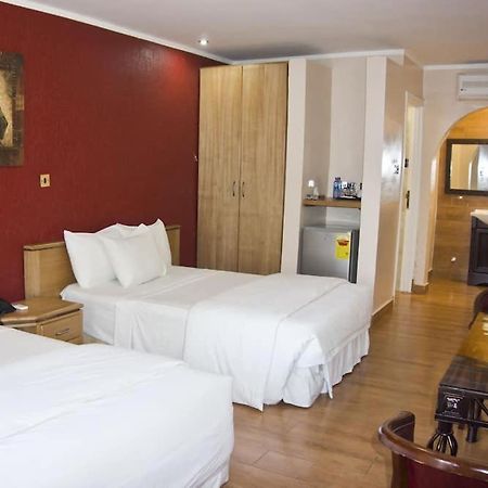 Tropical Enclave Hotel Accra Exterior photo