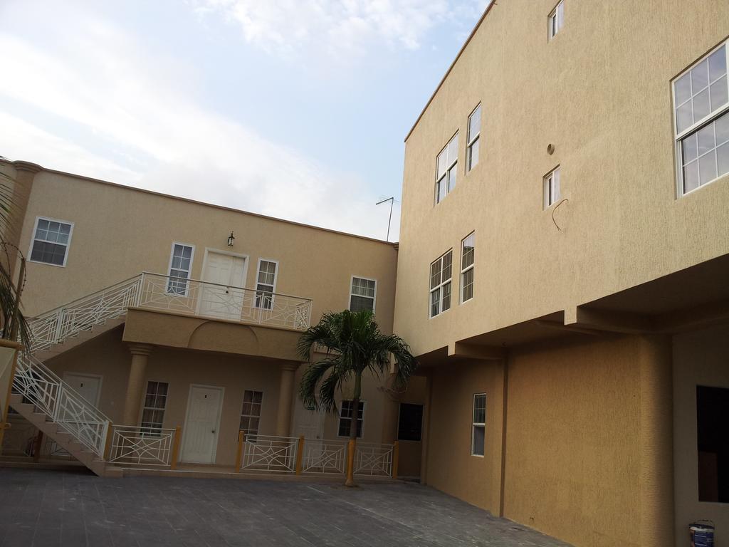 Tropical Enclave Hotel Accra Exterior photo