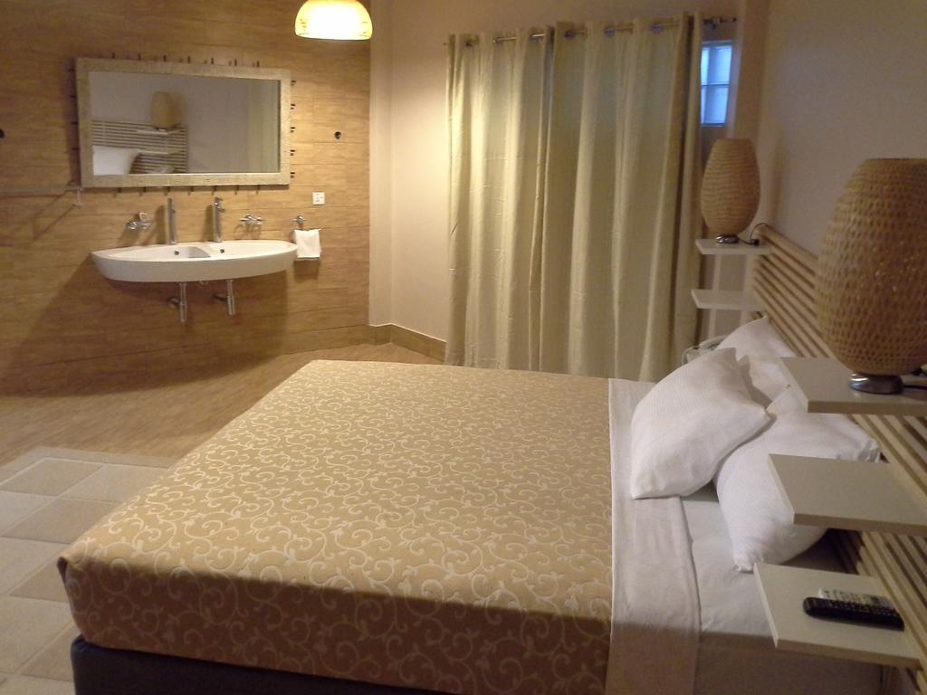 Tropical Enclave Hotel Accra Room photo