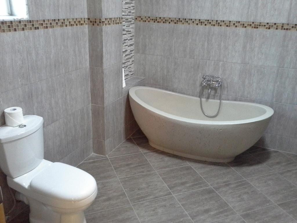 Tropical Enclave Hotel Accra Room photo