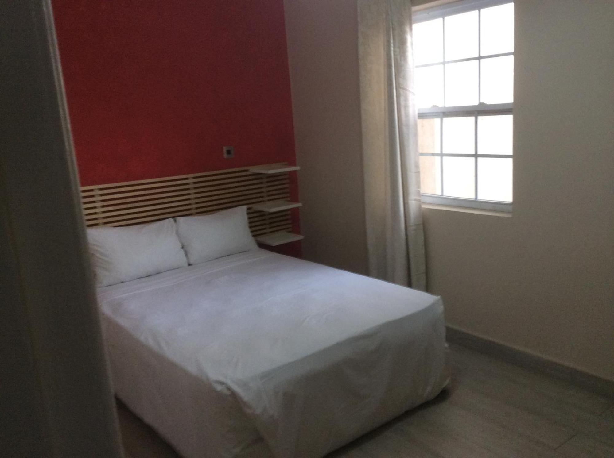 Tropical Enclave Hotel Accra Room photo