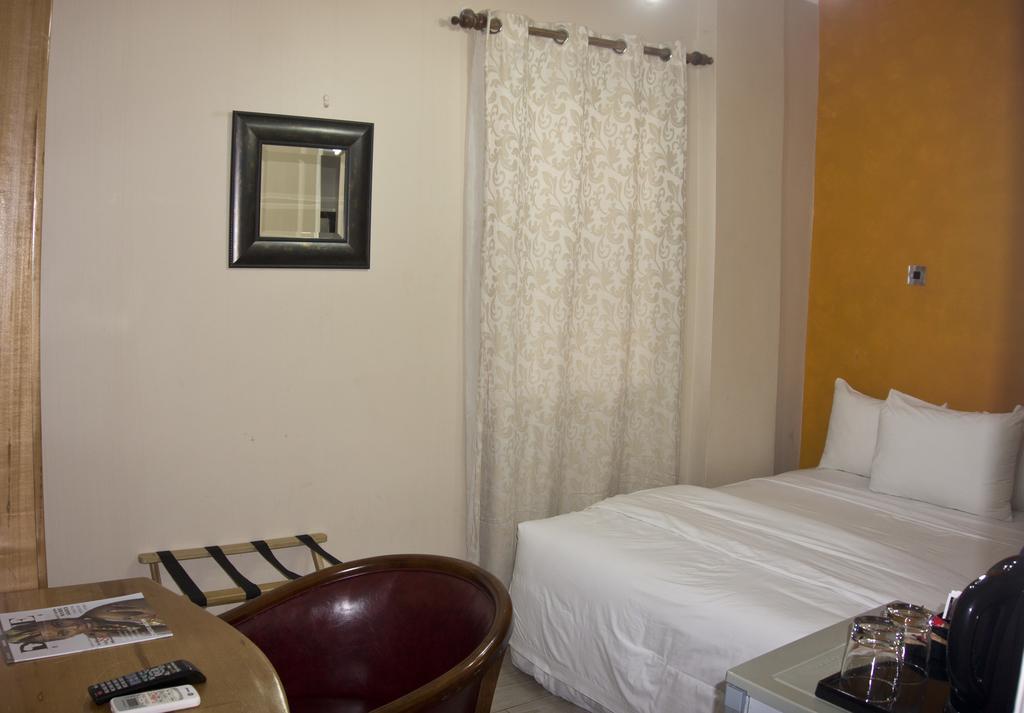 Tropical Enclave Hotel Accra Exterior photo