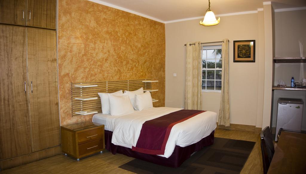 Tropical Enclave Hotel Accra Exterior photo