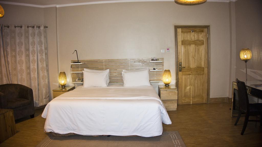 Tropical Enclave Hotel Accra Exterior photo