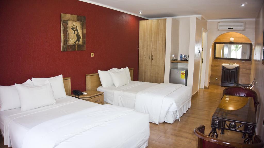 Tropical Enclave Hotel Accra Exterior photo