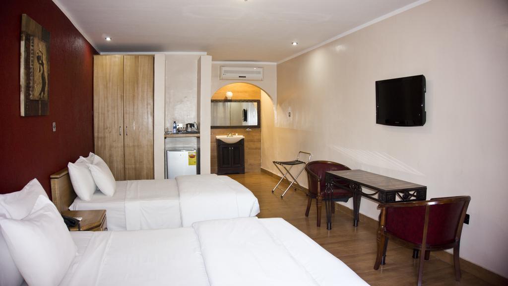 Tropical Enclave Hotel Accra Exterior photo
