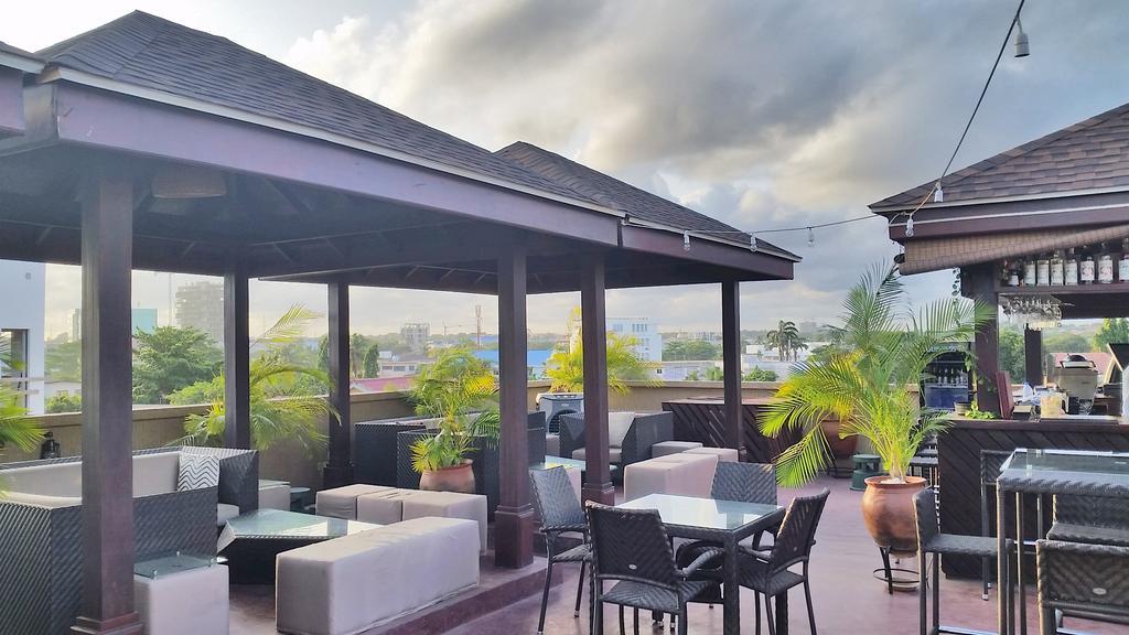 Tropical Enclave Hotel Accra Exterior photo