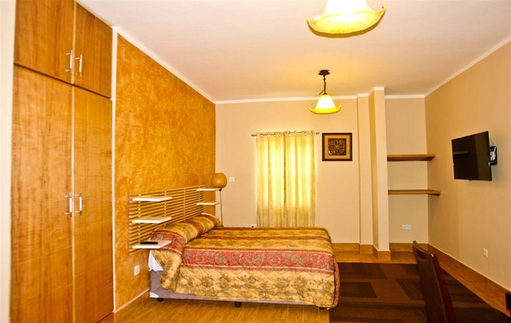 Tropical Enclave Hotel Accra Exterior photo