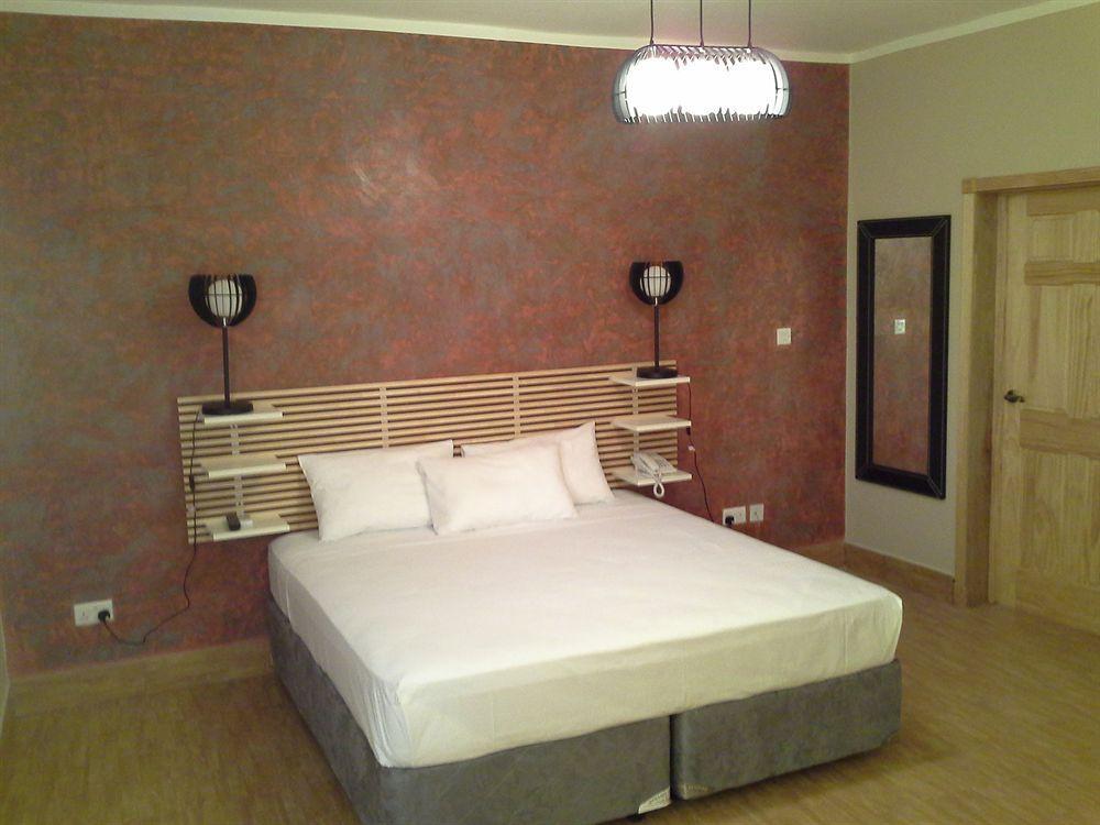 Tropical Enclave Hotel Accra Exterior photo