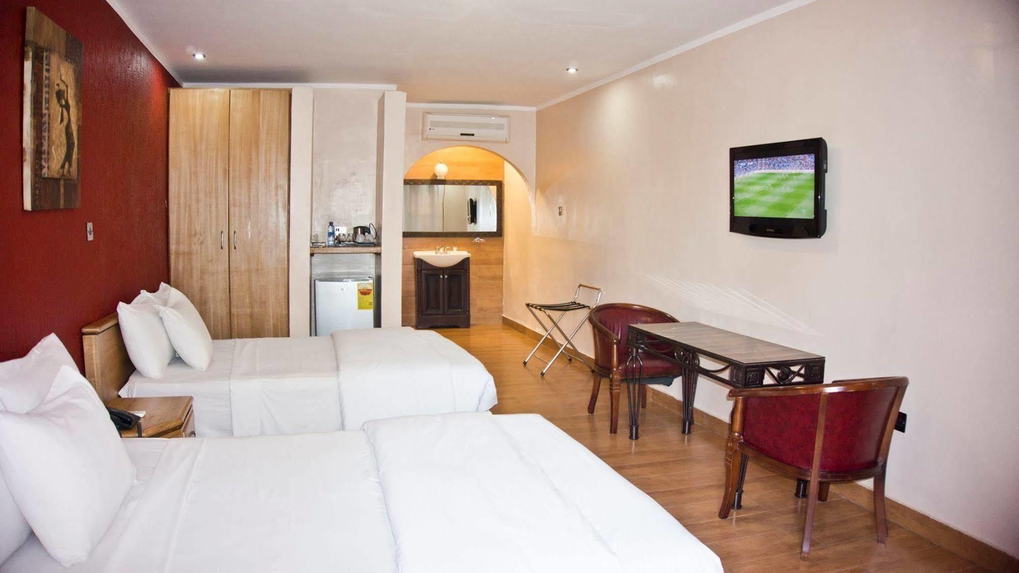 Tropical Enclave Hotel Accra Exterior photo
