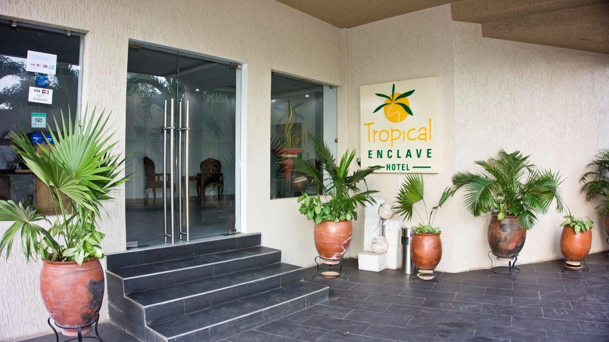Tropical Enclave Hotel Accra Exterior photo