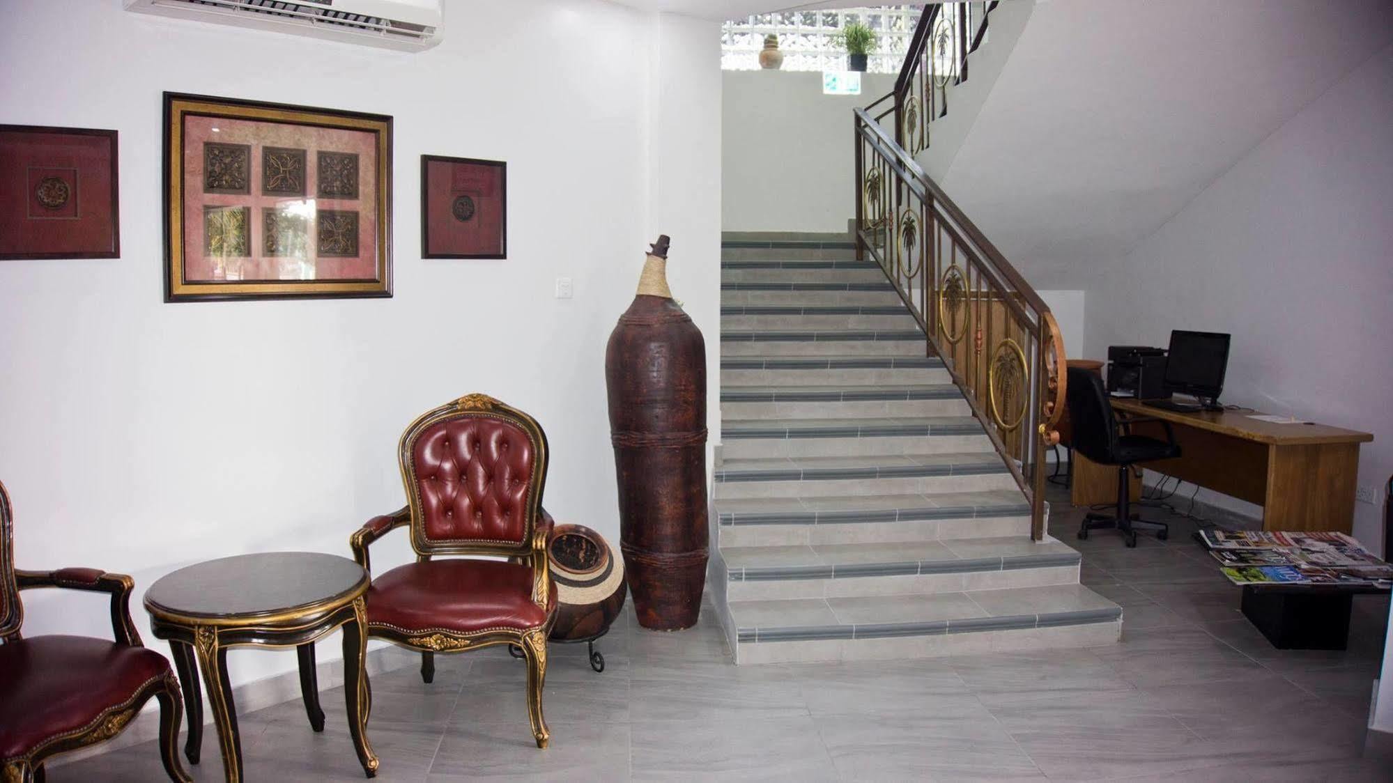 Tropical Enclave Hotel Accra Exterior photo