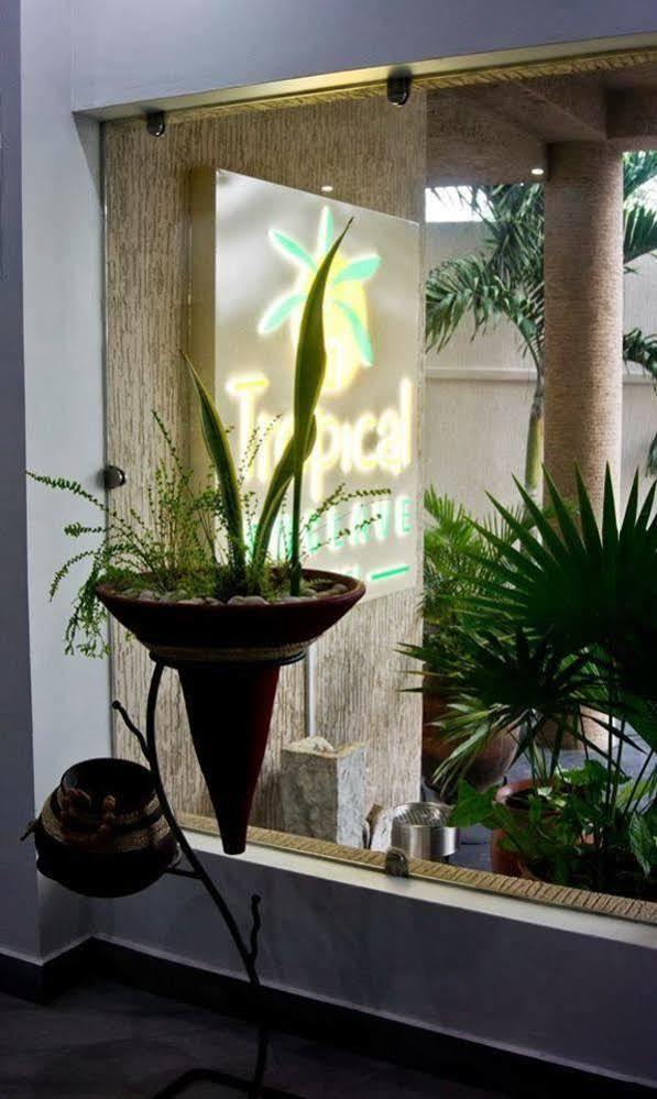 Tropical Enclave Hotel Accra Exterior photo